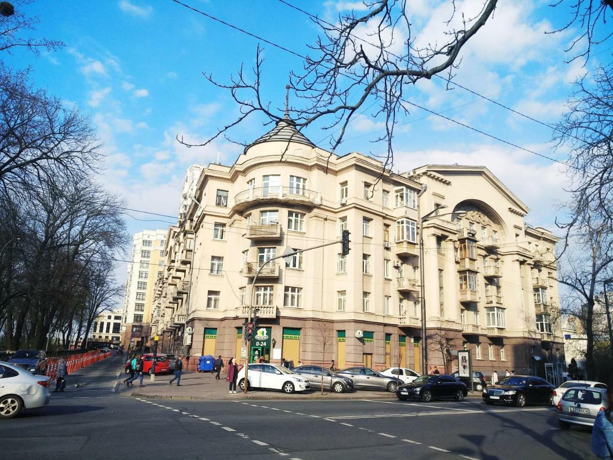 Belokorichi Hotell Kiev Eksteriør bilde